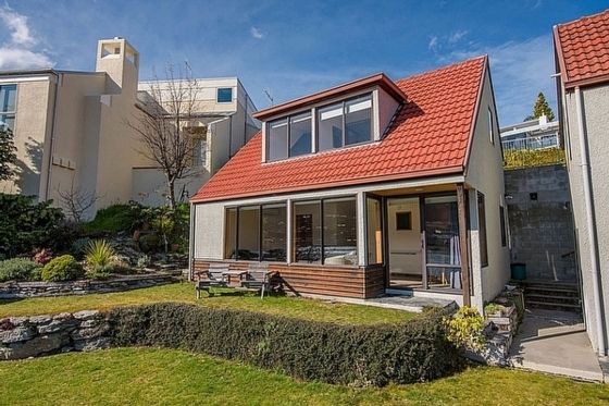 Lakefront Cottage - Queenstown Holiday Unit