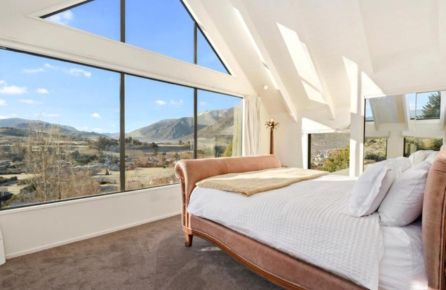 Lindmore Lodge - Queenstown Holiday Home