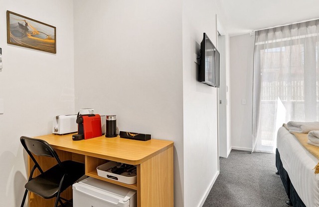 Serenity Heights 27 | Air Con | Hot Tub | BBQ |