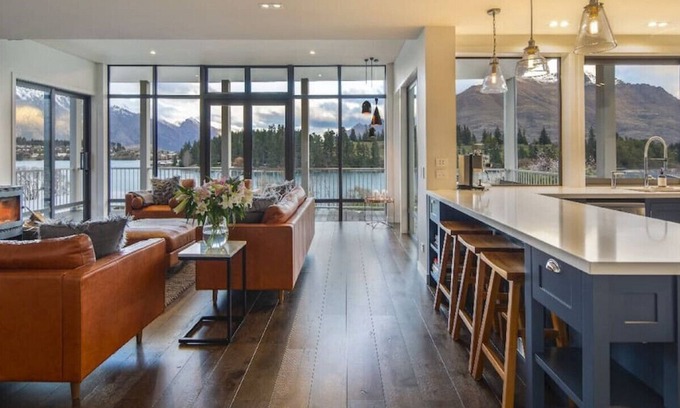 Queenstown House | 10 The Terrace, premium home walking distance to central Queenstown