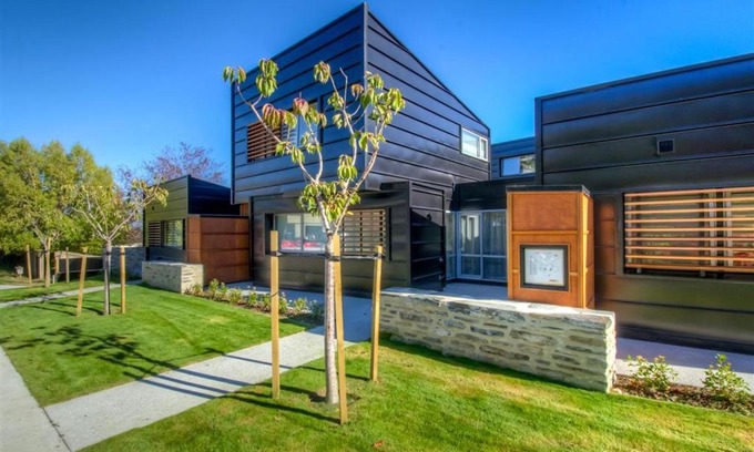 Queenstown City Centre Apartment | 22 Hallenstein Apartments by Staysouth