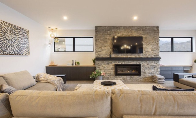 Frankton Villa | Aroha on Florence - NZSIR Luxury Rental Homes