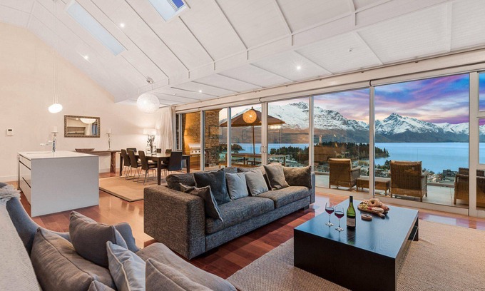 Queenstown City Centre Apartment | Catalina's Penthouse 6 | Spacious | Central Apartment