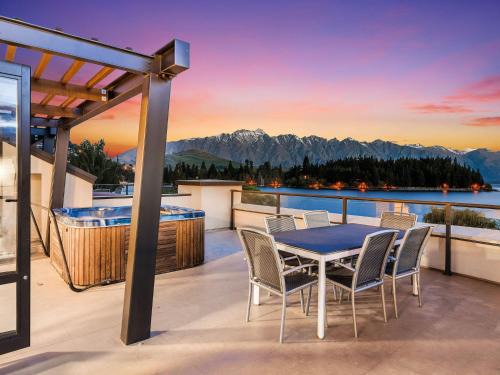 Queenstown Apartment | Central Luxury at 408 The Beacon