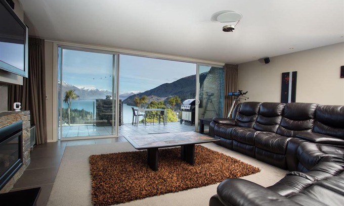 Queenstown Apartment | Downtown Queenstown Apartment