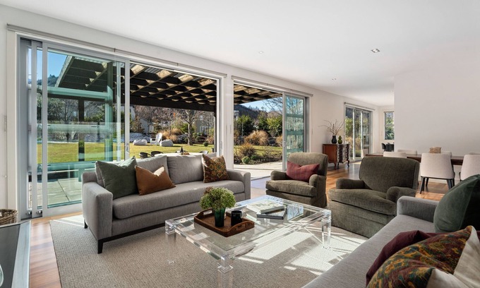 Arrowtown House | Kinsale - Spa, Pool, Gym and Tennis!