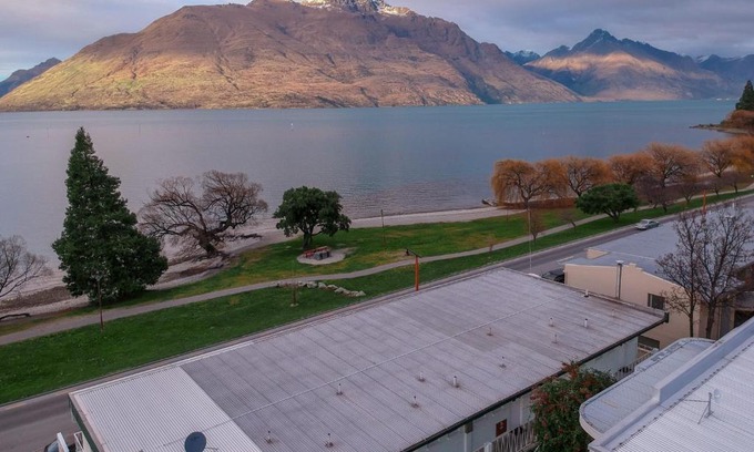 Queenstown Hostel | Lakeside Backpackers