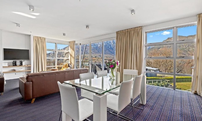 Frankton Apartment | Marina Apartment 406