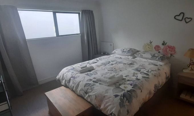Arrowtown Apartment | One Bedroom unit in Arrowtown, close to cycle trails, and main attractions
