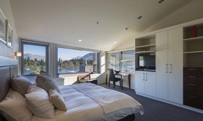 Queenstown Hotel | Shotover Penthouse by Staysouth