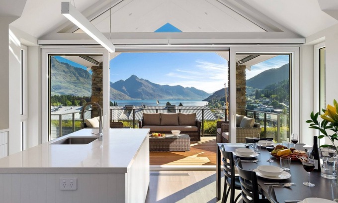 Queenstown City Centre House | Stonehill Villa - 3 Bed