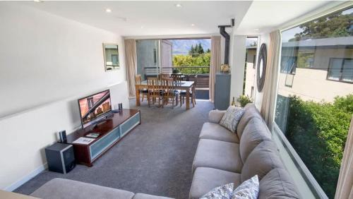 Queenstown House | The Alps Apartment Three Bedroom