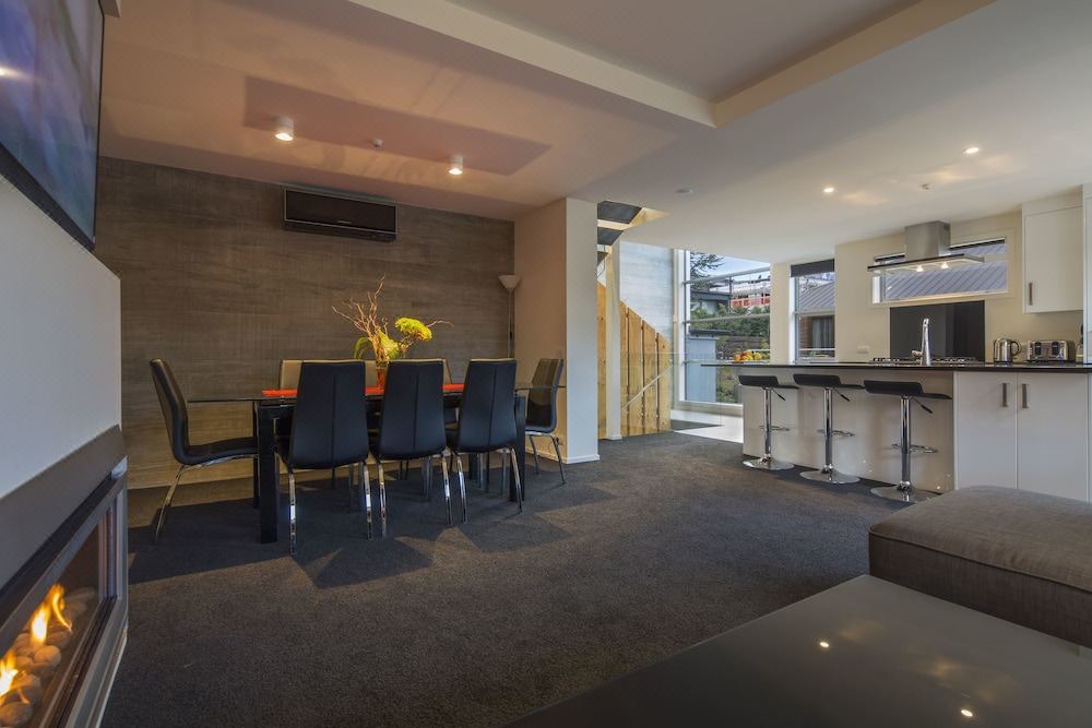 Photo of Livingroom in Queenstown City Centre