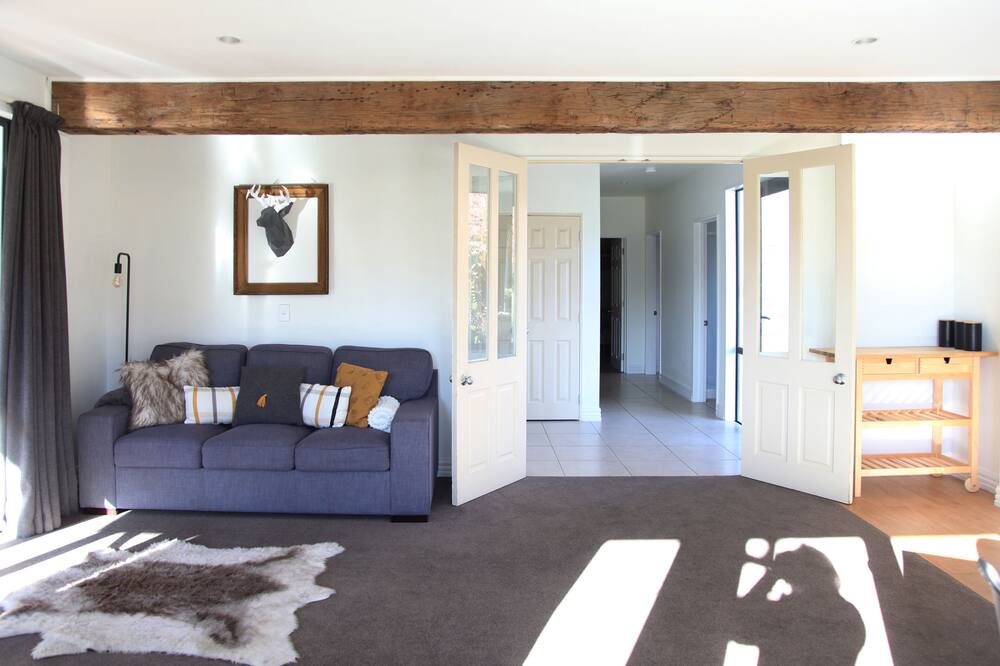 Photo of Livingroom in Kelvin Heights
