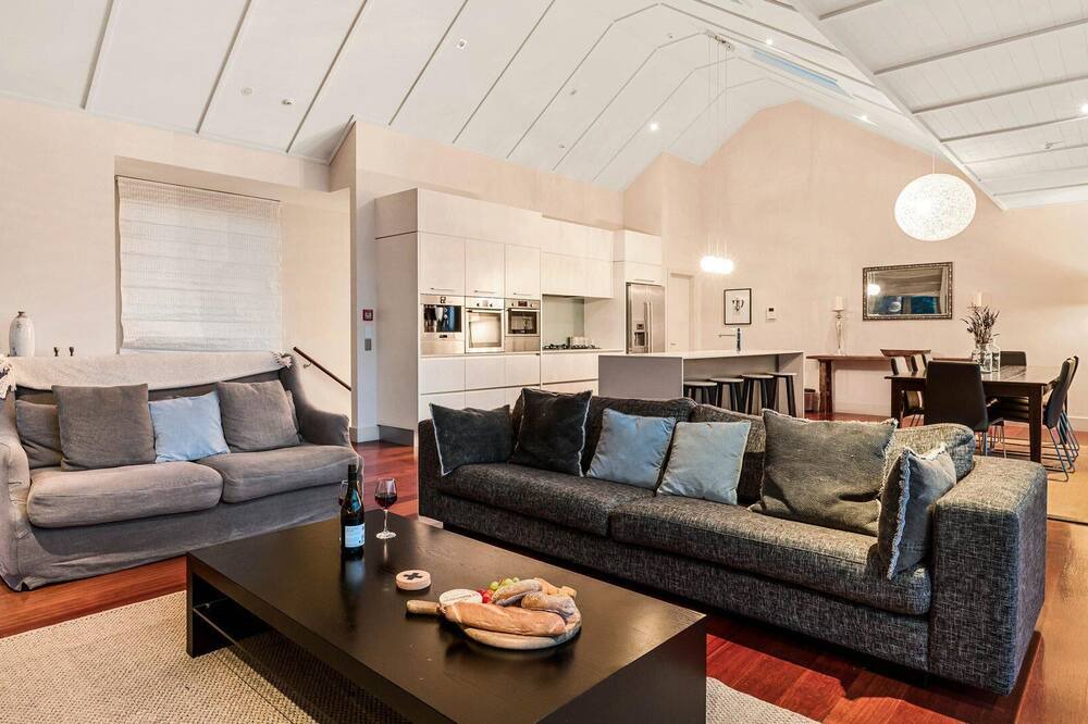 Photo of Livingroom in Queenstown City Centre