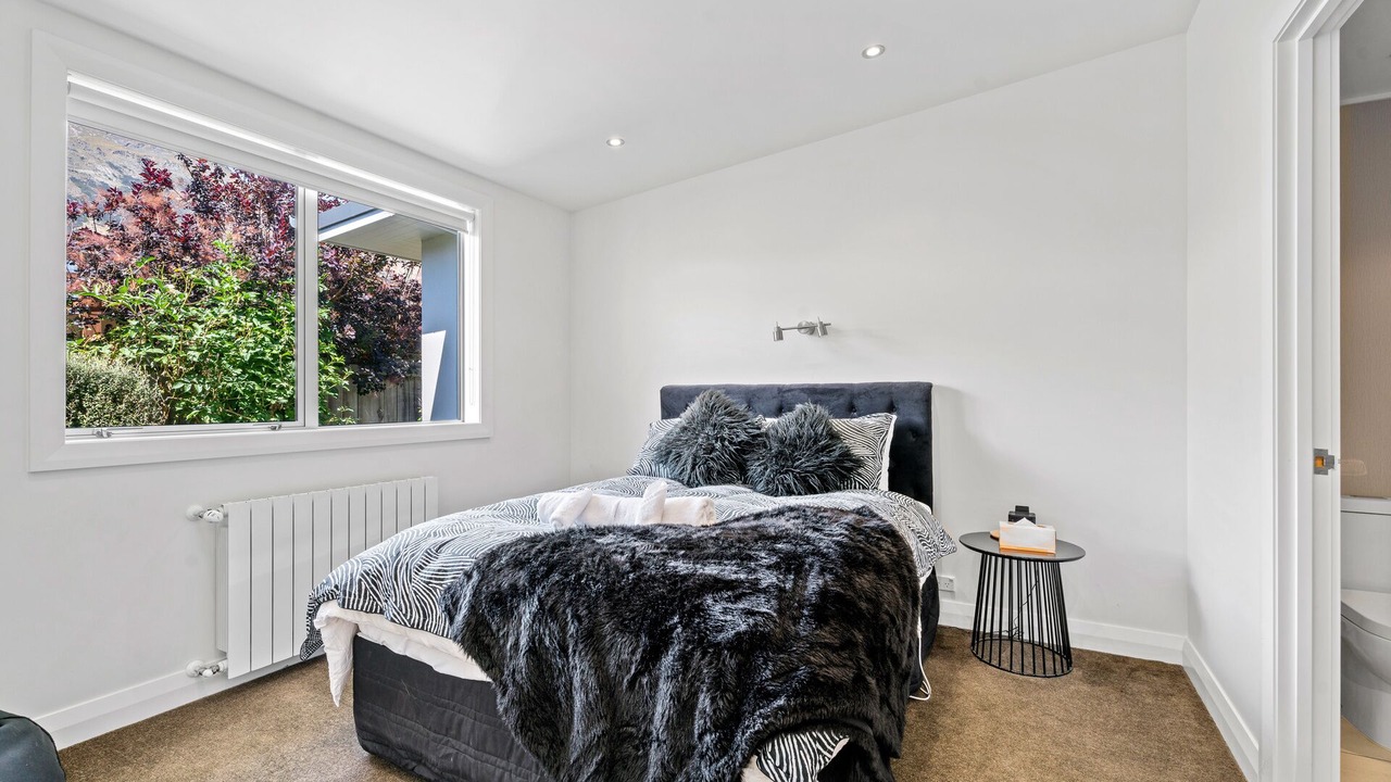 Photo of Bedroom in Lake Hayes