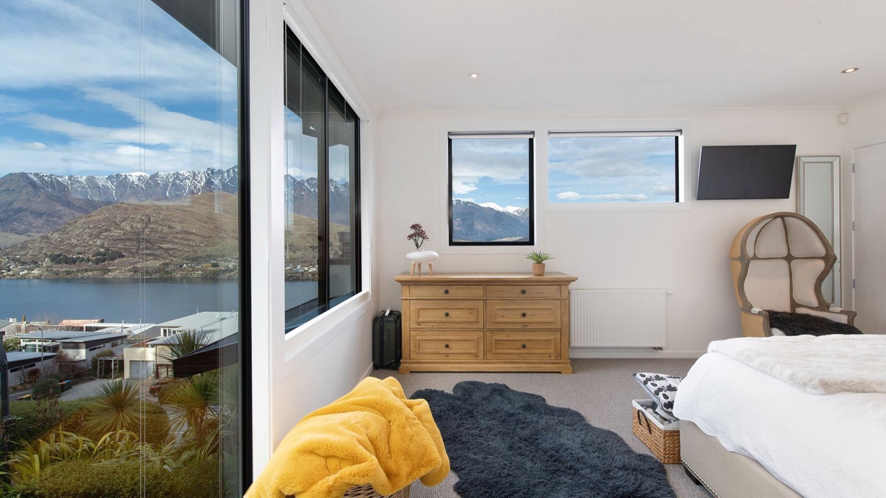Photo of Bedroom in Queenstown