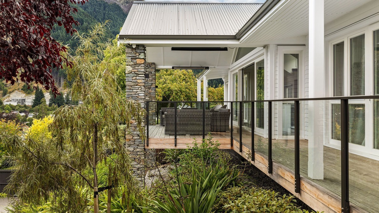 Photo of Patio Balcony in Queenstown City Centre