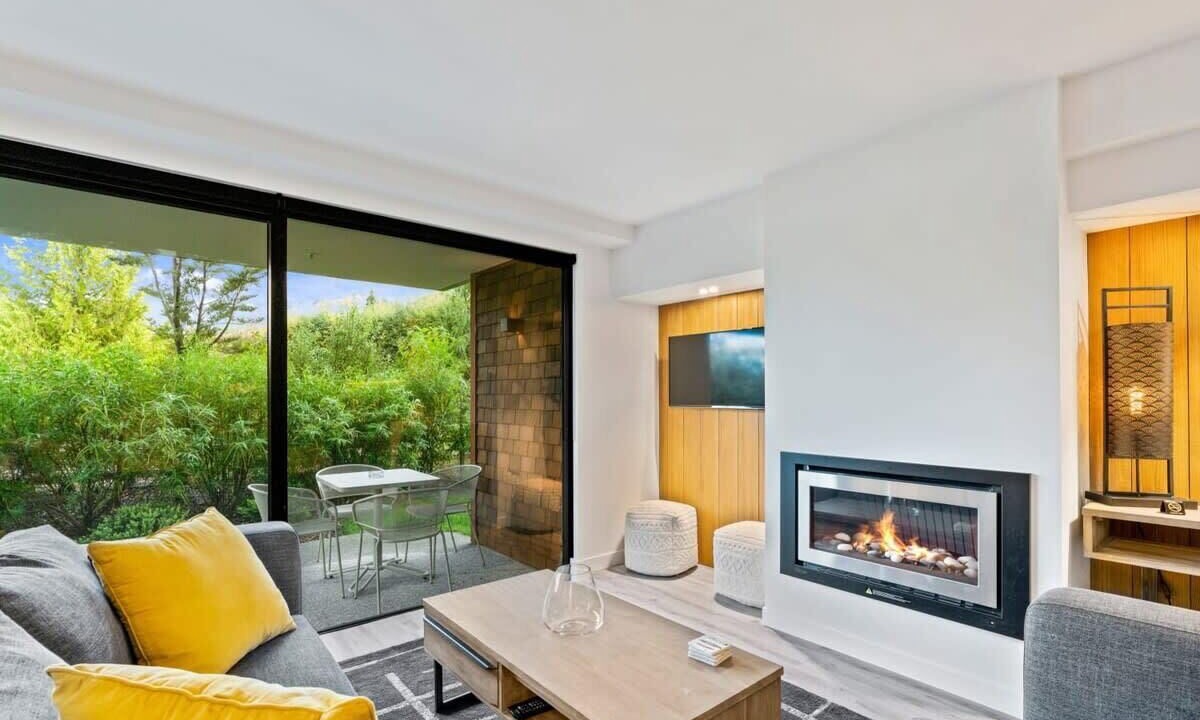 Photo of Livingroom in Arthur's Point