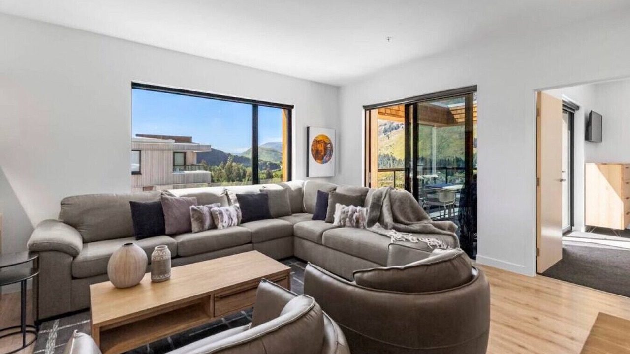Photo of Livingroom in Arthur's Point