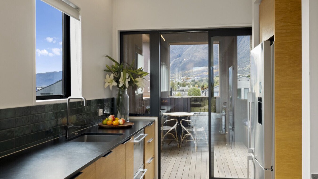 Photo of Kitchen in Kawarau Falls