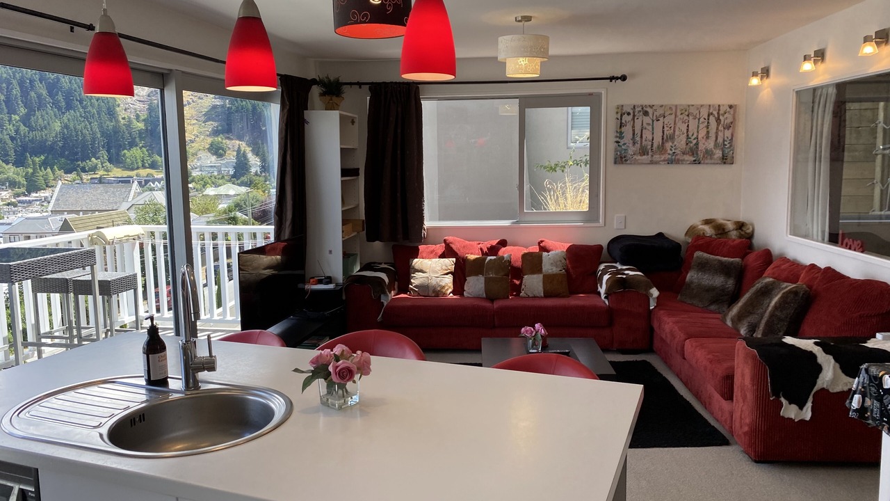 Photo of Livingroom in Queenstown City Centre