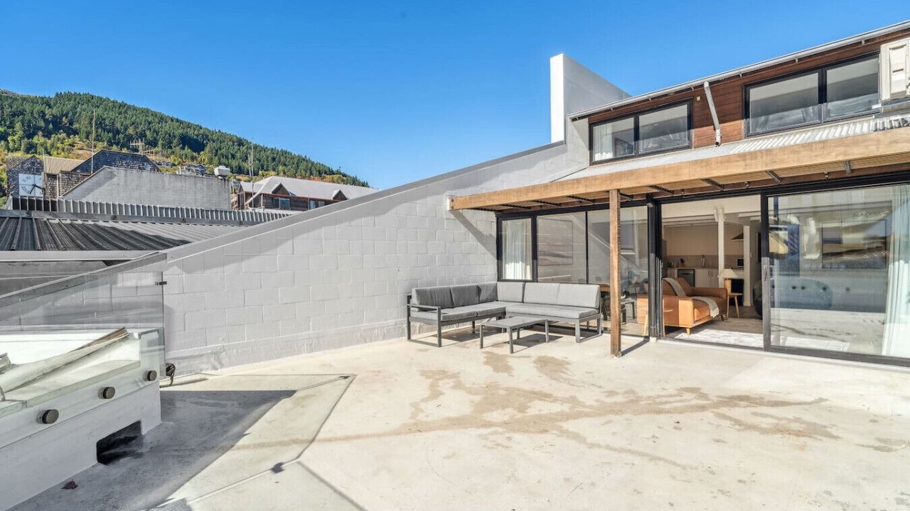 Photo of Patio Balcony in Queenstown City Centre
