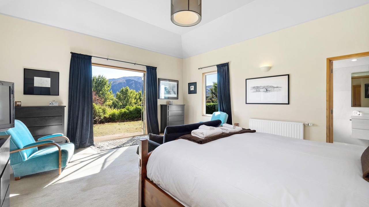 Photo of Bedroom in Lake Hayes