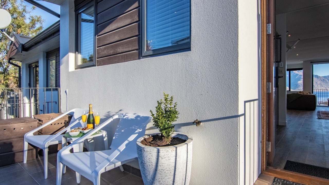 Photo of Patio Balcony in Queenstown City Centre