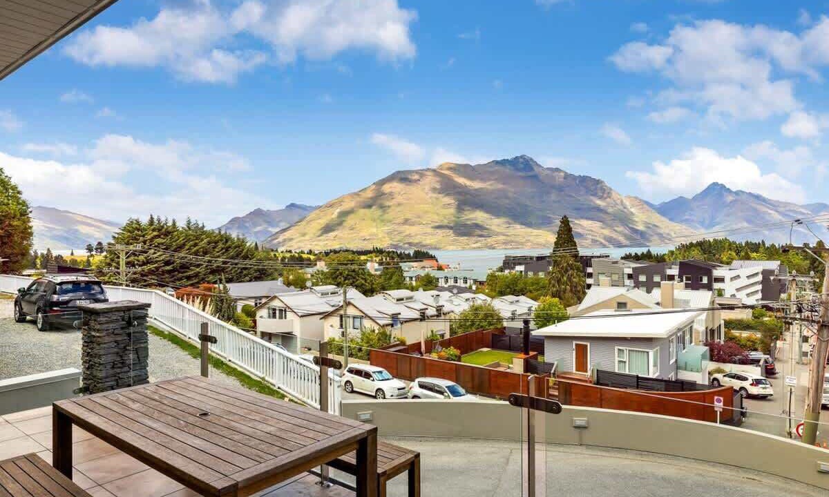 Photo of Patio Balcony in Queenstown City Centre