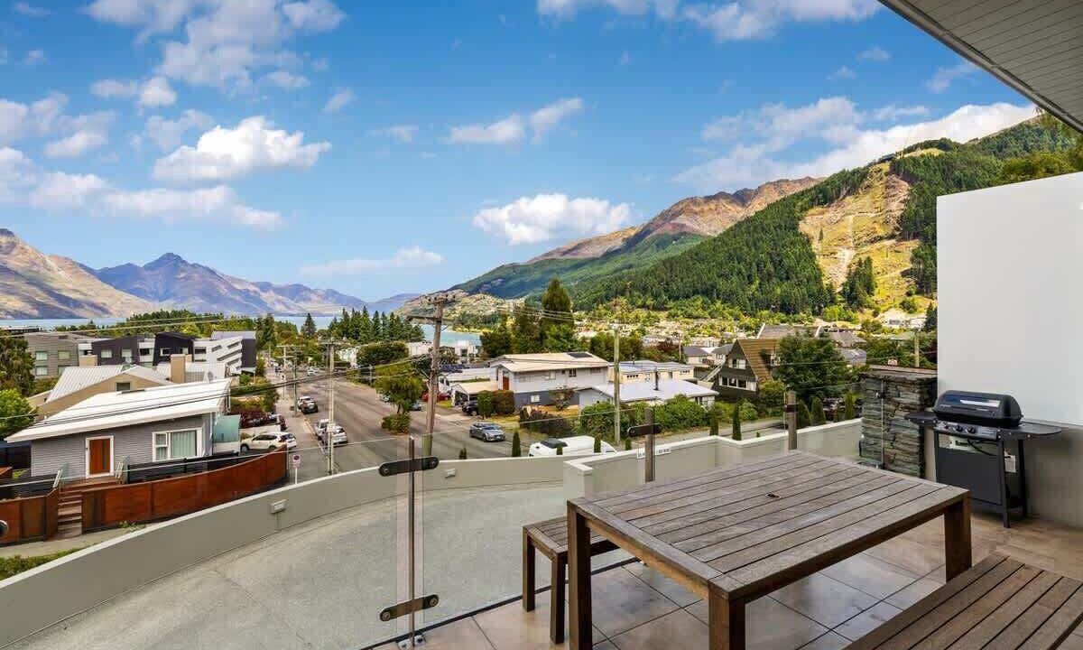 Photo of Patio Balcony in Queenstown City Centre