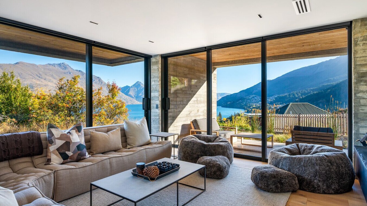 Photo of Livingroom in Queenstown City Centre