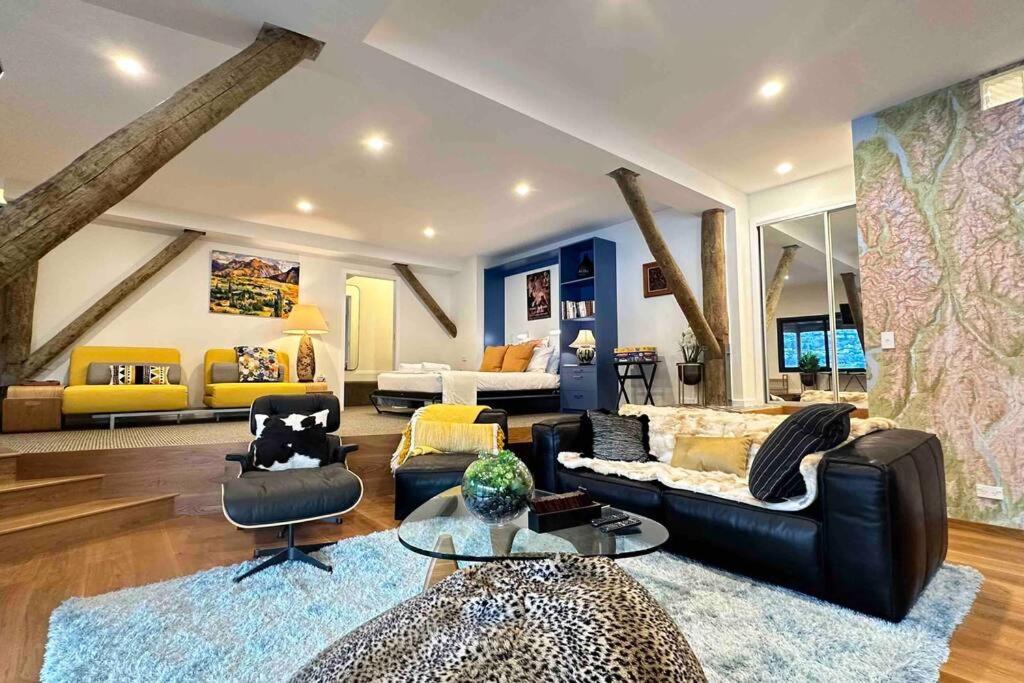 Photo of Livingroom in Kelvin Heights