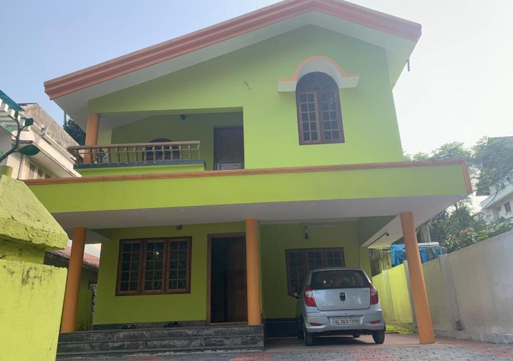 Photo of Buildings in Ettumanoor