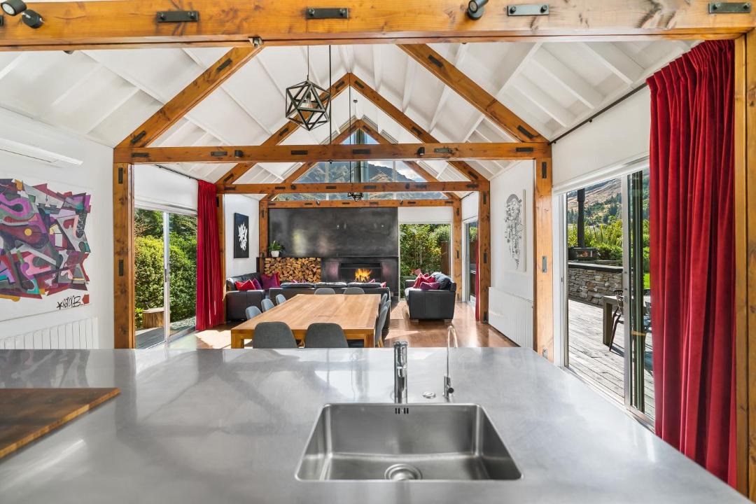 Photo of Livingroom in Arthur's Point