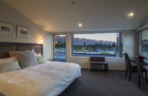 Queenstown Hotel | Shotover Penthouse by Staysouth